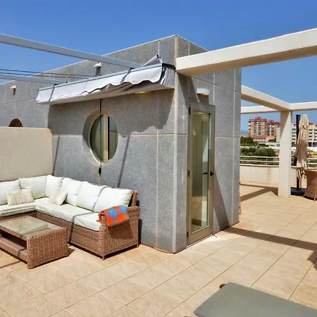 Luxury Beachfront Penthouse By Nras アパート