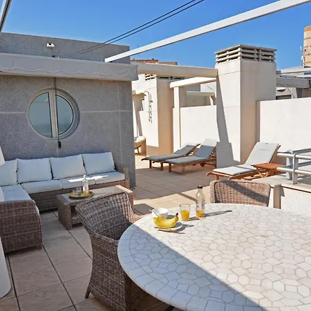 Luxury Beachfront Penthouse By Nras エル・カンページョ