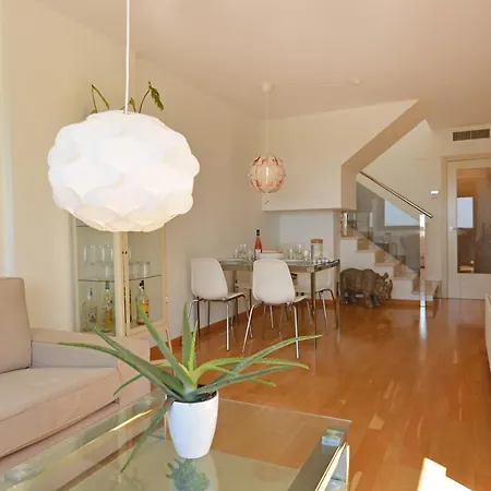 Luxury Beachfront Penthouse By Nras エル・カンページョ