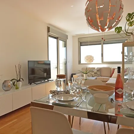 Luxury Beachfront Penthouse By Nras エル・カンページョ