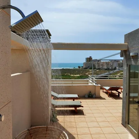 Luxury Beachfront Penthouse By Nras アパート エル・カンページョ